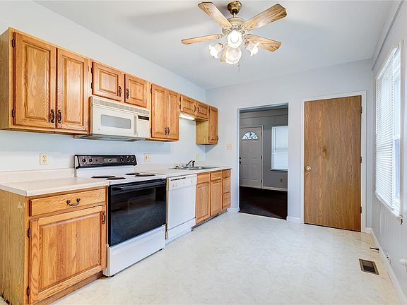 4th image of 3670 High Dr