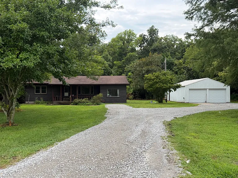 611 Randolph Rd — Photo 3