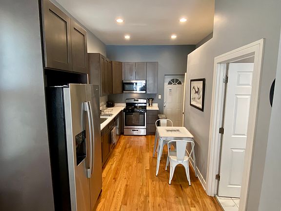 3rd image of 113 S Paulina St #1