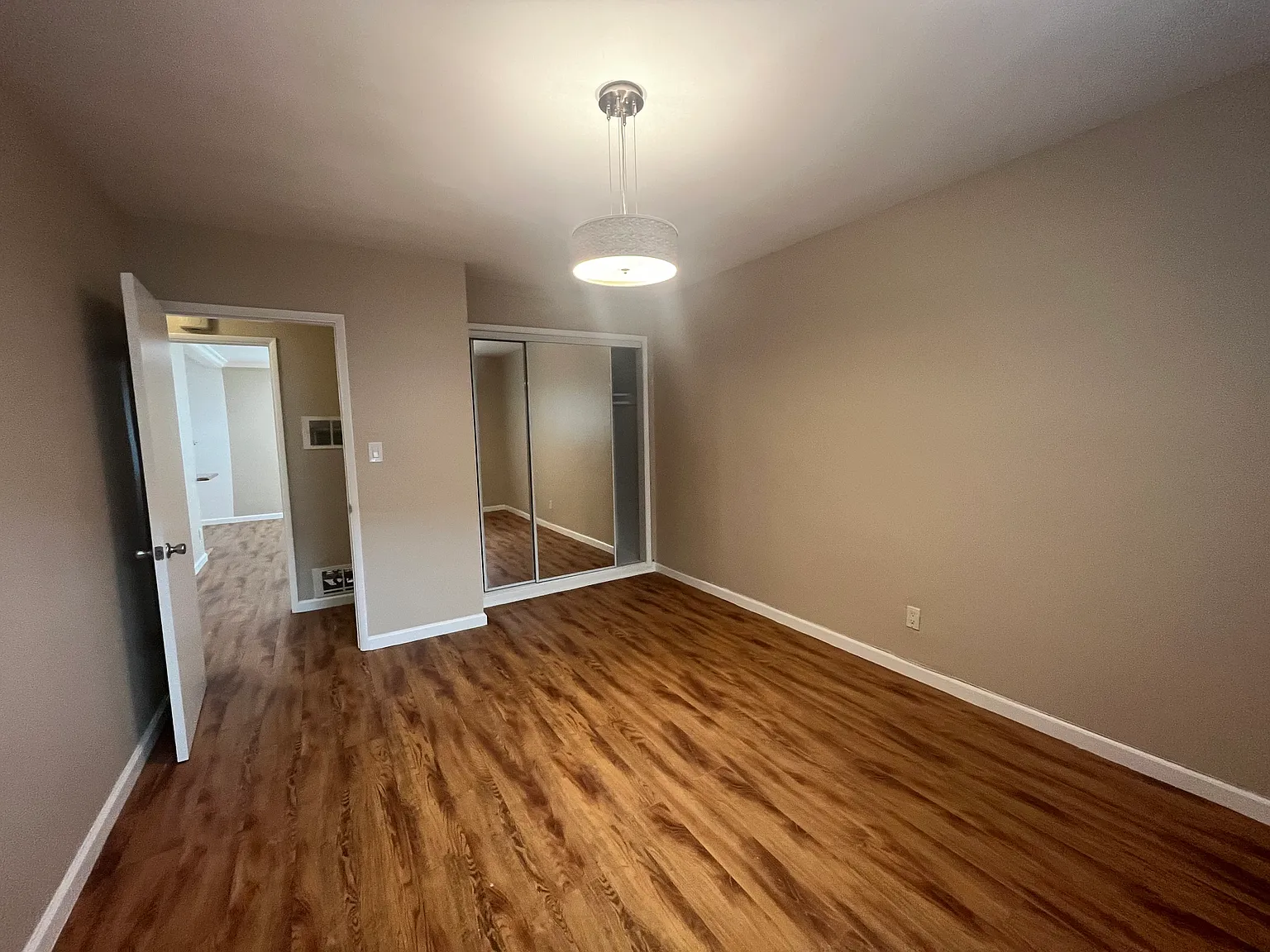 2 bed, 900 sqft, $2,195 — Photo 4