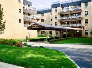 40 Stoner Ave APT 1A, Great Neck, NY 11021