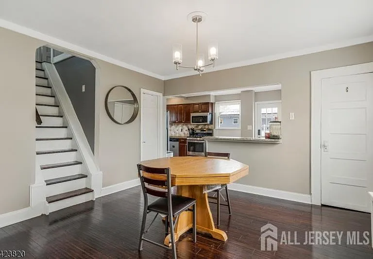 110 Parker St — Photo 4