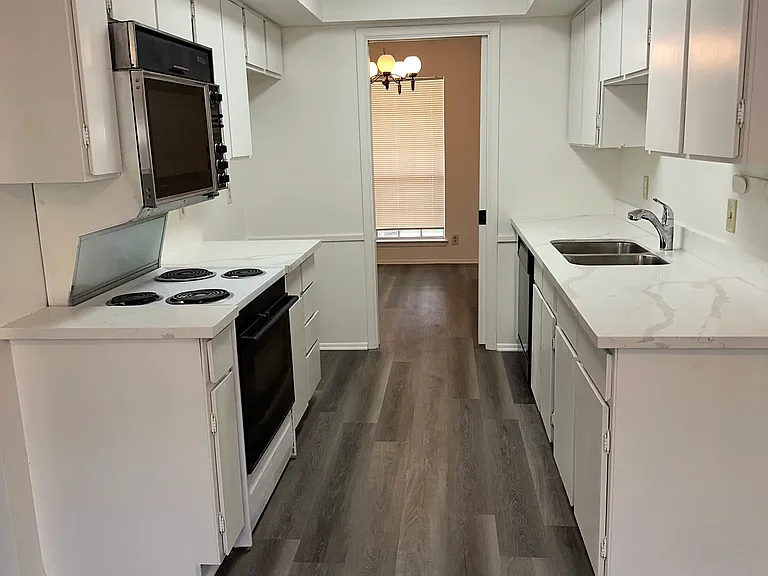 8807 Angel Valley St — Photo 3
