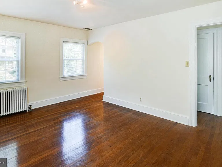 4633 Asbury Pl NW — Photo 9