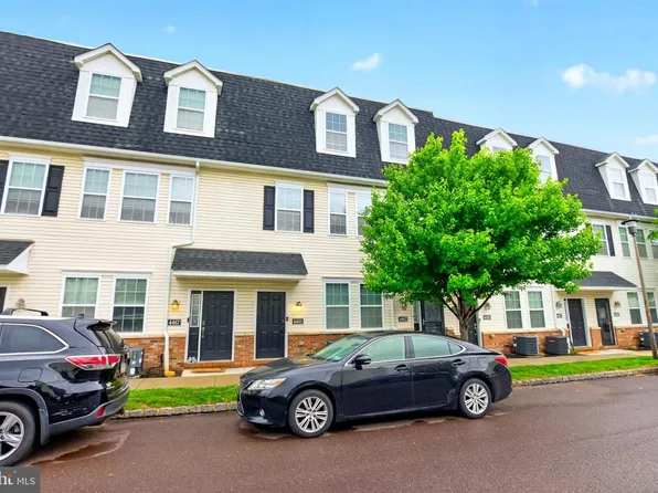 4465 Driftwood Dr #122, Philadelphia, PA 19129
