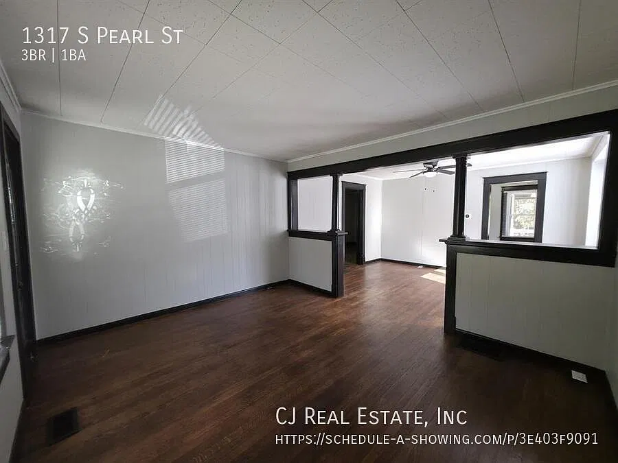 3 bed, $1,375 — Photo 2