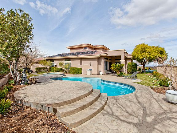 3rd image of 28 Brookridge Dr