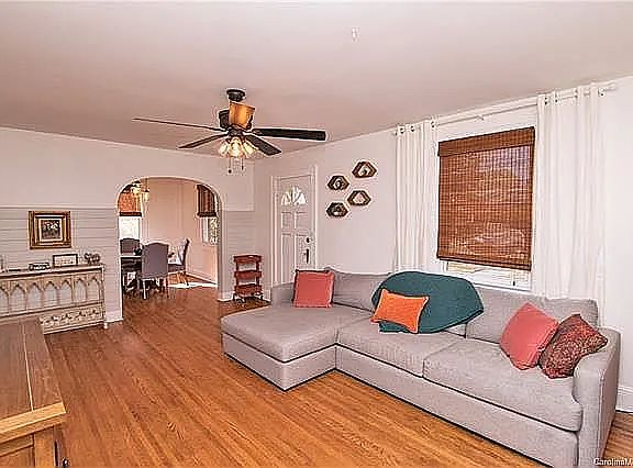 5th image of 32 Eastcliff Dr SE