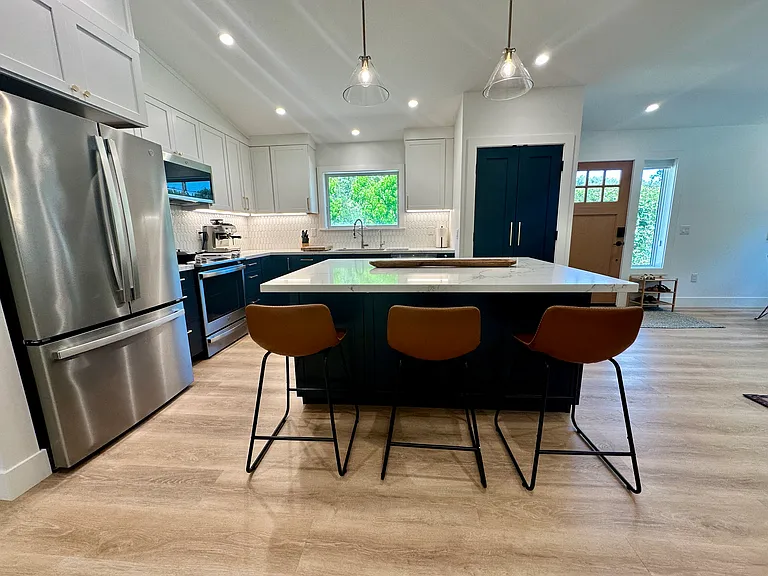 1717 Cottonwood Ln — Photo 4