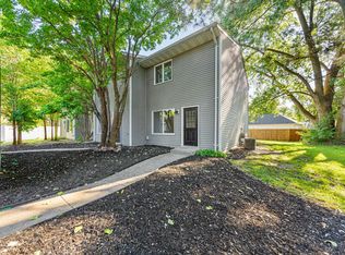 1639 Pleasant View Dr, North Mankato, MN 56003