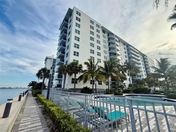 7501 E Treasure Dr, North Bay Village, FL
