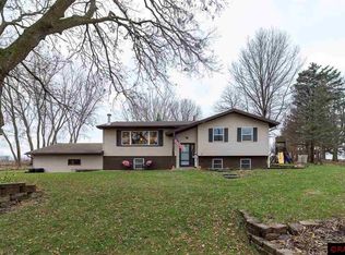 58164 Maple Hill Rd, Mankato, MN 56001