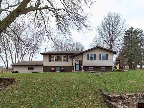 58164 Maple Hill Rd, Mankato, MN 56001