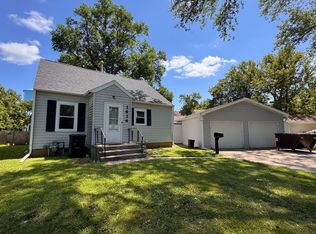 1414 N 7th St, Estherville, IA 51334