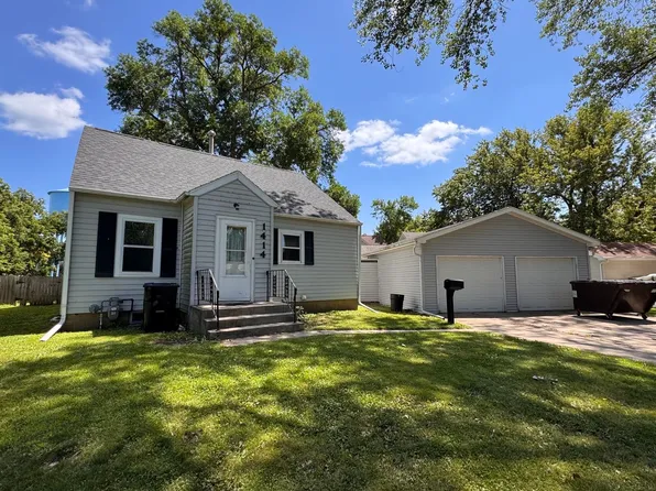 1414 N 7th St, Estherville, IA 51334