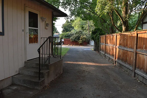 2918 W Sherwood Ave — Photo 3