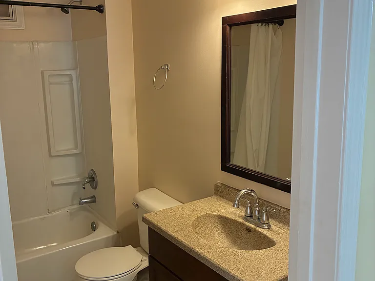110 S Cass Ave #2-R — Photo 3