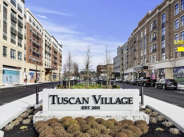 18 Artisan Dr #205