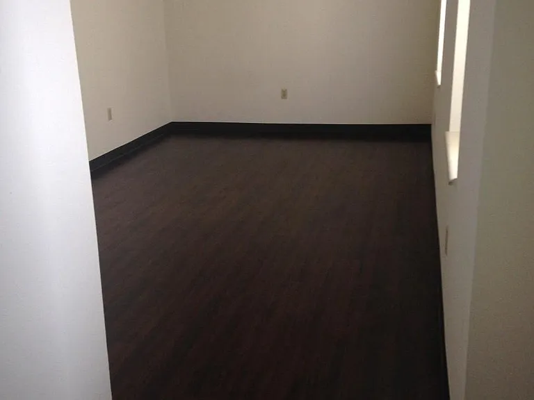 Drake Plaza Apartments — Photo 21