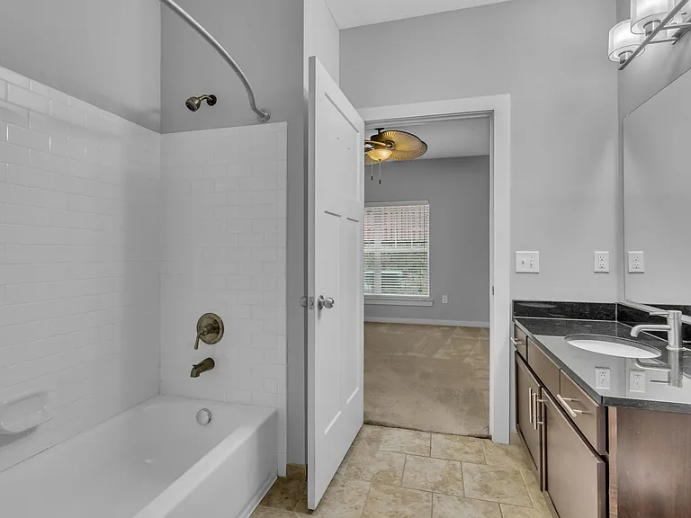 410 Rosedale Ave #105 — Photo 16