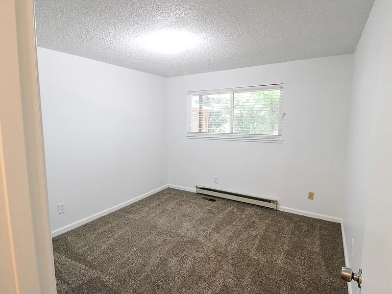 12315-12317 NE Fremont St — Photo 35