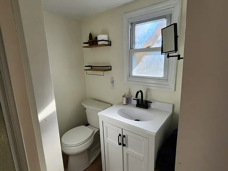 815 Curtis Ave #B — Photo 7