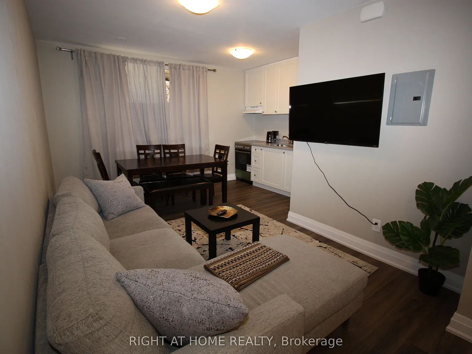 2 bed, $1,900 — Photo 1