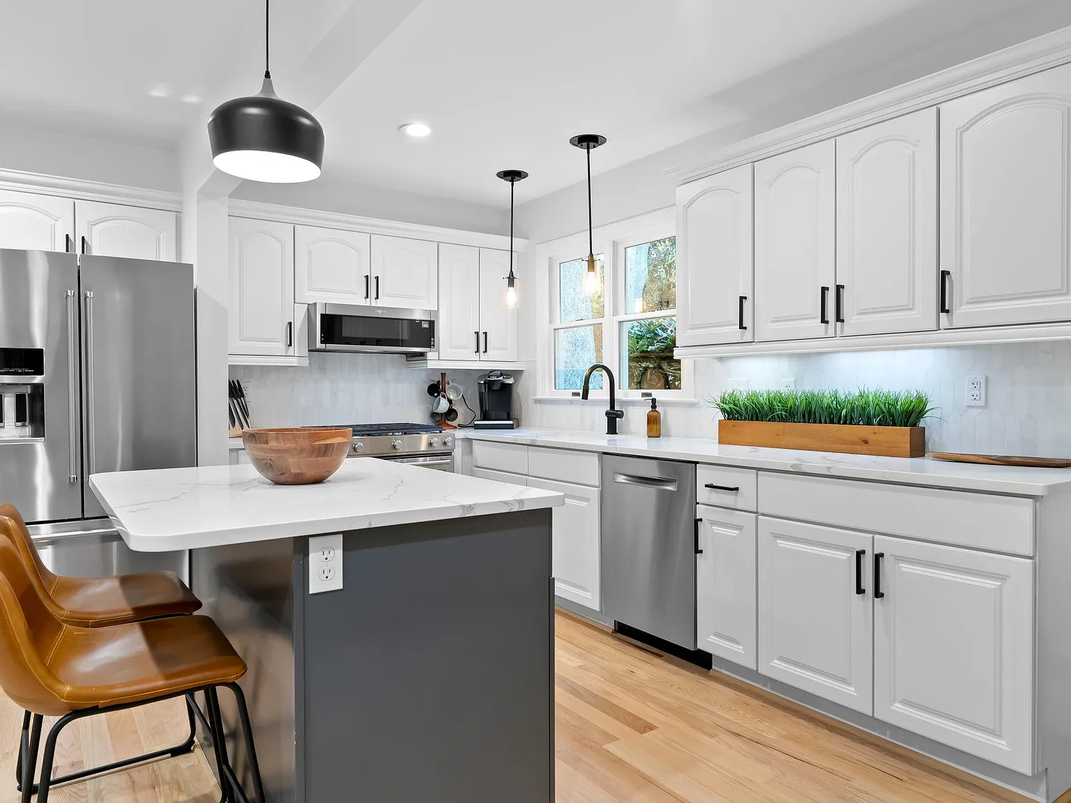 2 bed, $2,900 — Photo 2