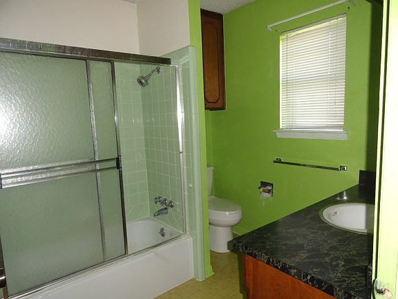 5th image of 8020 Herndon Dr