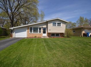 412 E Bryn Mawr Ave, Roselle, IL 60172