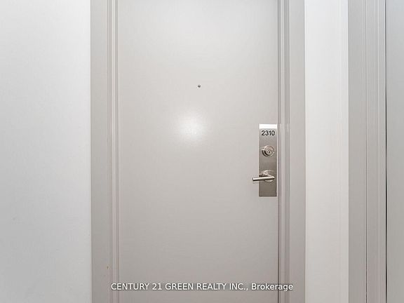 4th image of 68 Shuter St #2310