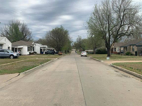 5th image of 406 E Rose Dr