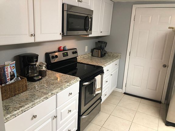 2nd image of 1315 Myra Ln