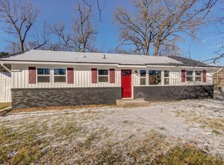 1833 S Sieger Dr, Springfield, MO 65804