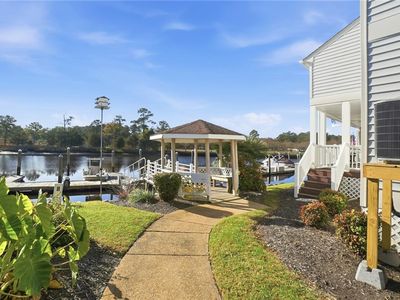 1 Sandy Point Ln UNIT 218, Chesapeake, VA, 23320