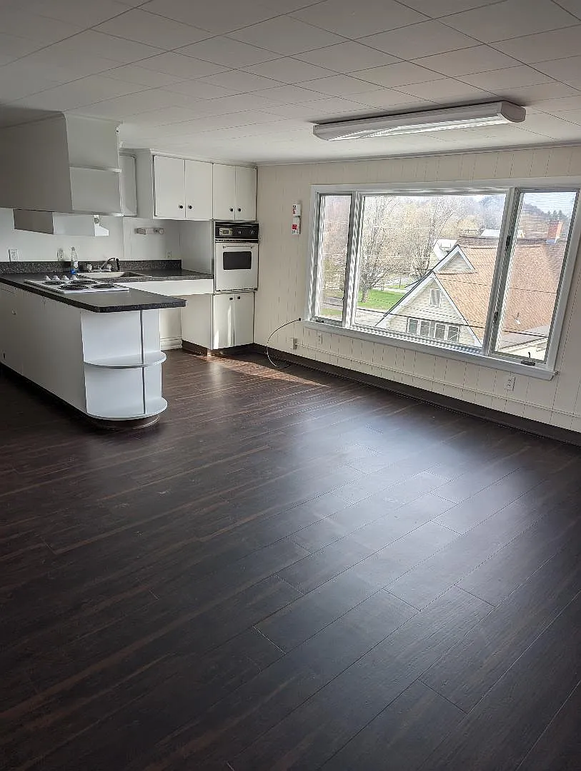 Unit Photo - 2 Wilson St #8