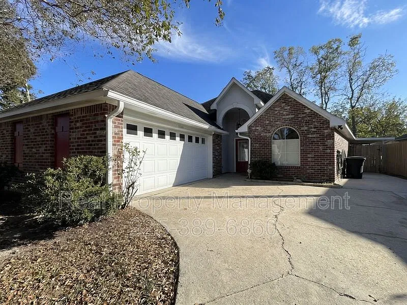 3 bed, 2.0 bath, 1515 sqft, $1,950 — Photo 1