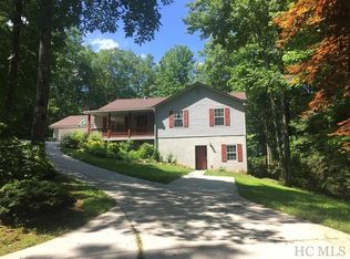 34 Rhododendron Ct, Sapphire, NC 28774