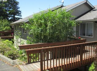 3840 Buccaneer Ln UNIT D, North Bend, OR 97459