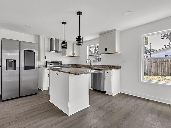 3rd image of 638 Dobbins Mill Rd