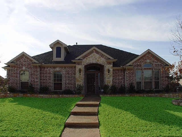 1st image of 528 Chalk Hill Ln