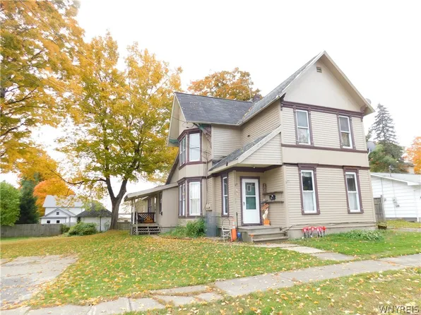 92 Church St, Springville, NY 14141