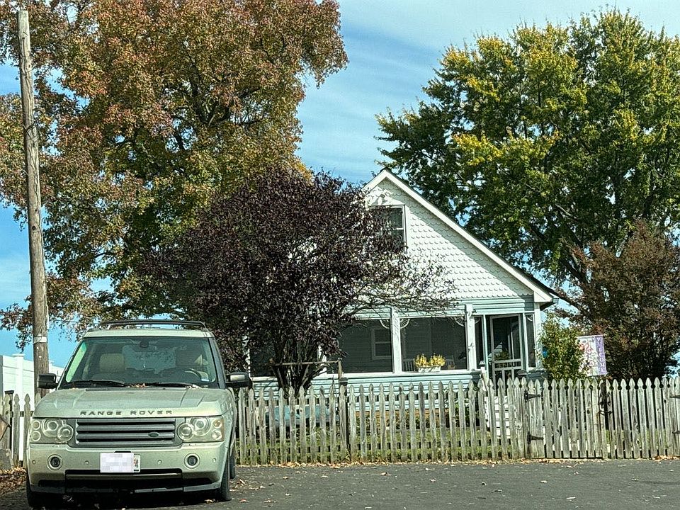 1st image of 4230 Lynhurst Rd