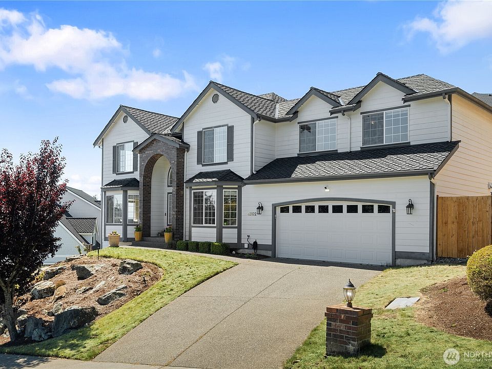1st image of 4602 Country Club Drive NE