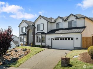 4602 Country Club Dr NE, Tacoma, WA