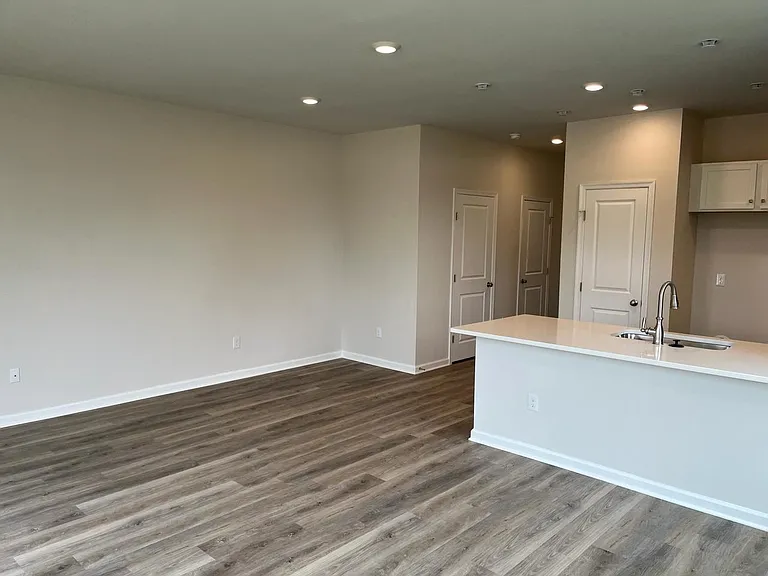 49 Elliot Ln — Photo 5