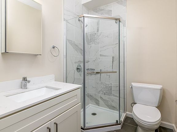 5th image of 1167 Pine St #15A