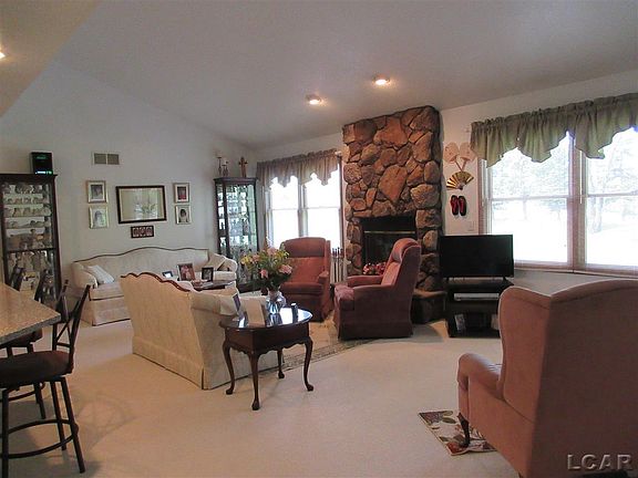 5th image of 805 Derby Dr