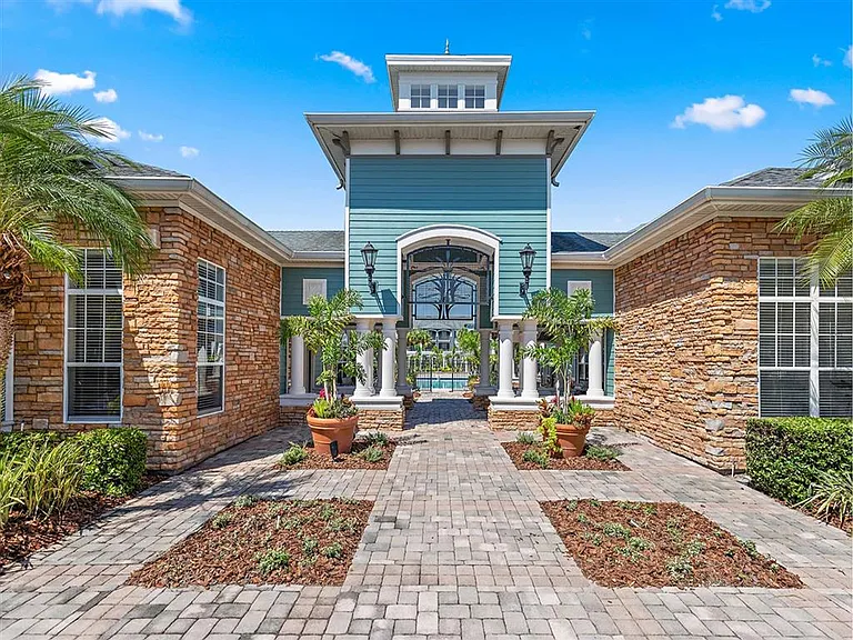 1131 Courtney Trace Dr — Photo 2