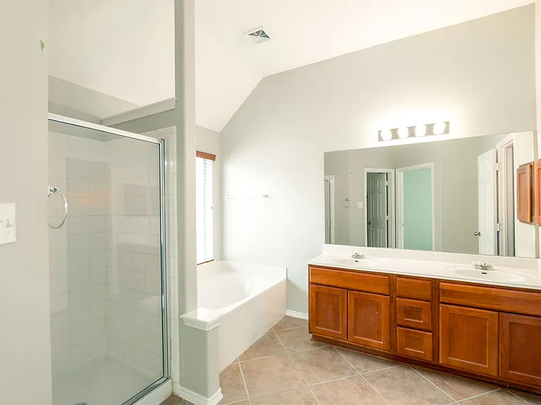 11516 Sunny Creek Ln — Photo 4